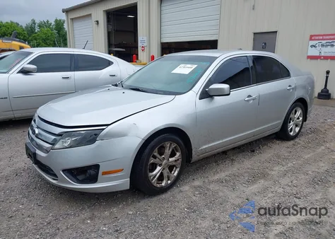 2012 Ford Fusion Se z USA, uszkodzony, nr VIN 3FAHP0HA8CR402628